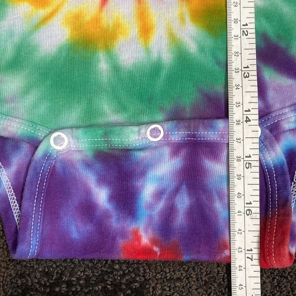 VNTG Baby Tie Dye One Piece Long Sleeve Rainbow Swirl Cotton LG 26-31 lbs Unisex - Picture 6 of 7